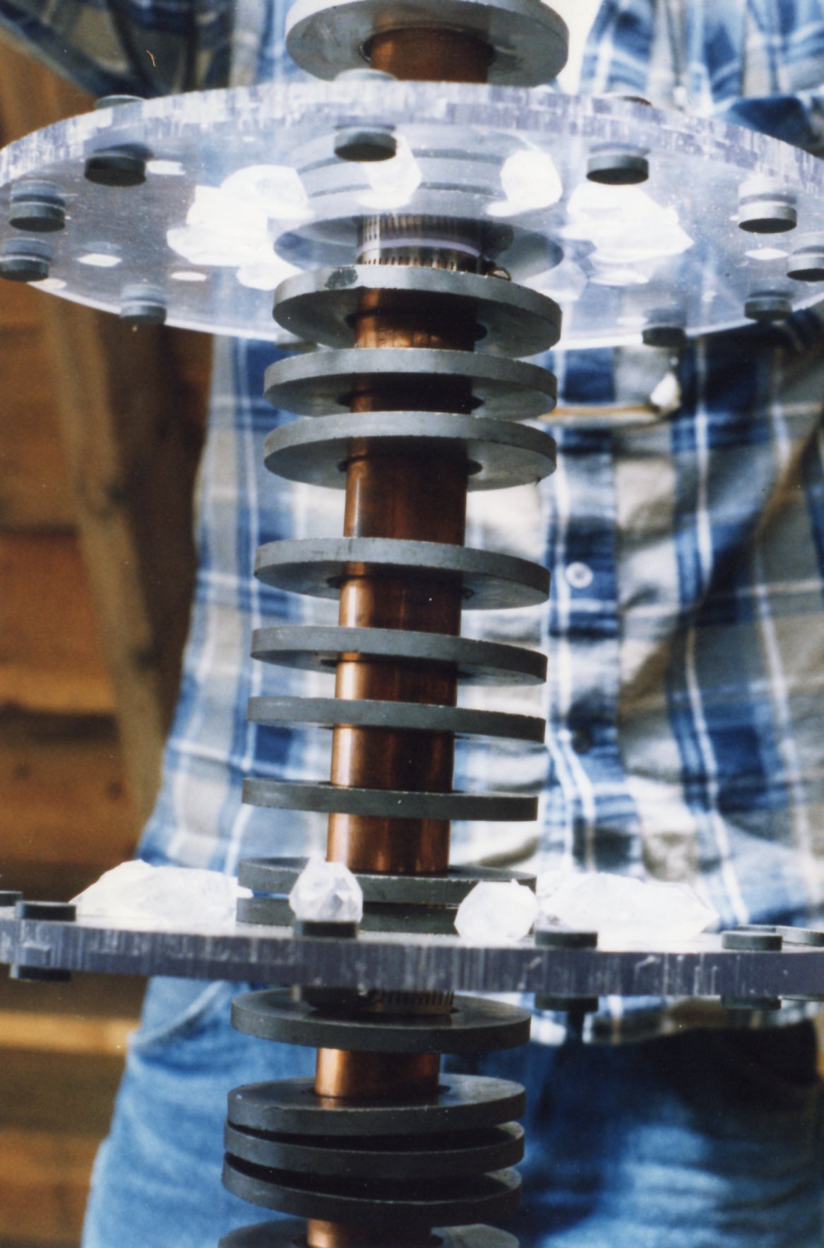 Magnetron third image down, Bartoo for scale